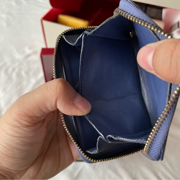 Salvatore Ferragamo zippy wallet - Picture 13 of 16